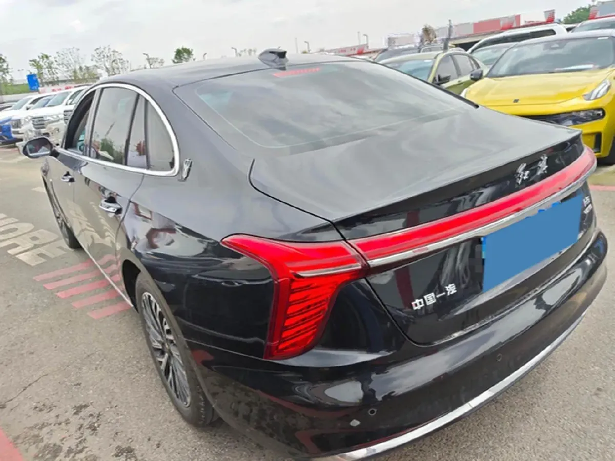 2025 HongQi H5 1.5T 169HP L4 1DHT Hybrid,autocango,china used car exporter,china ev exporter,chinese used car exporter,chinese used ev exporter