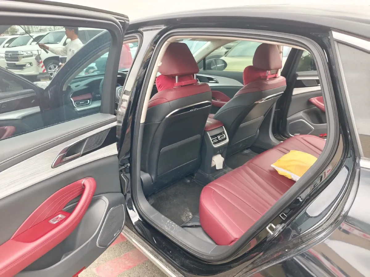 2025 HongQi H5 1.5T 169HP L4 1DHT Hybrid,autocango,china used car exporter,china ev exporter,chinese used car exporter,chinese used ev exporter