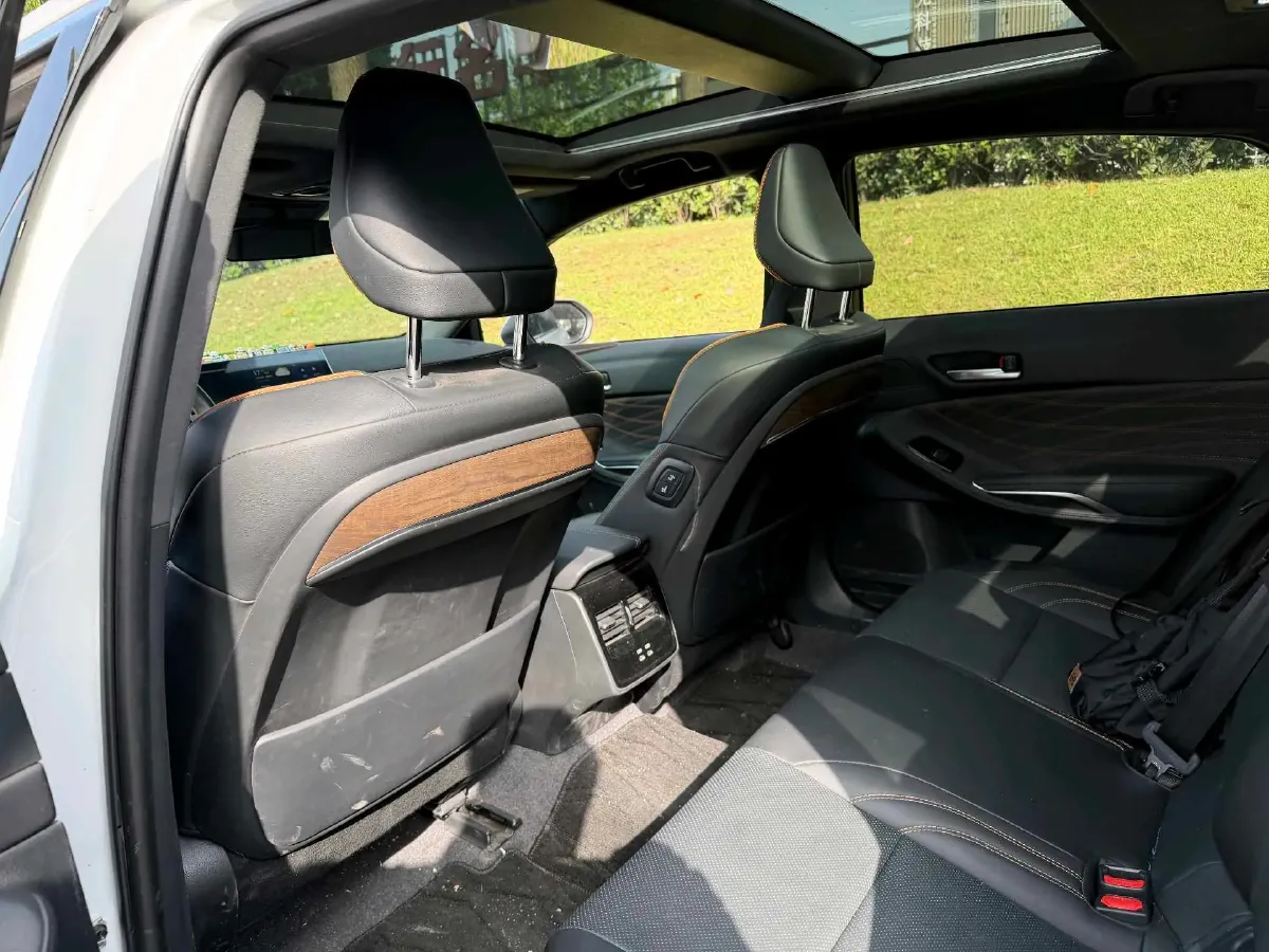 2024 Toyota Avalon 2.0L 152HP L4 E-CVT Hybrid,autocango,china used car exporter,china ev exporter,chinese used car exporter,chinese used ev exporter