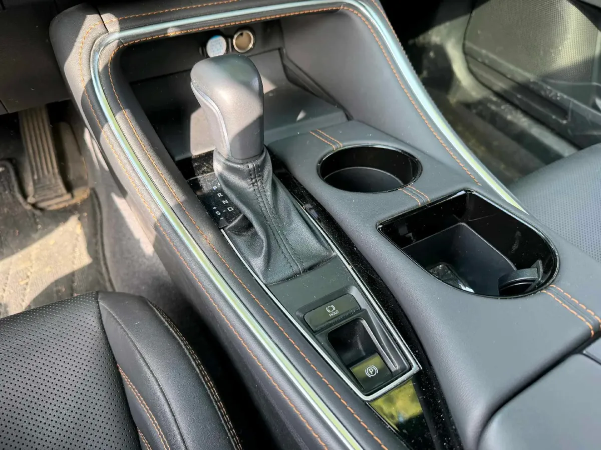 2024 Toyota Avalon 2.0L 152HP L4 E-CVT Hybrid,autocango,china used car exporter,china ev exporter,chinese used car exporter,chinese used ev exporter