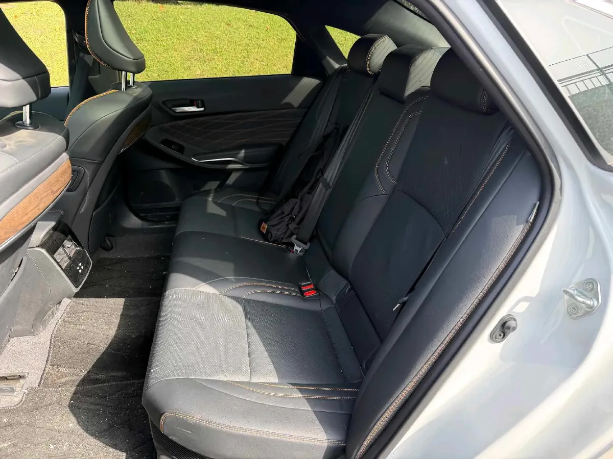 2024 Toyota Avalon 2.0L 152HP L4 E-CVT Hybrid,autocango,china used car exporter,china ev exporter,chinese used car exporter,chinese used ev exporter