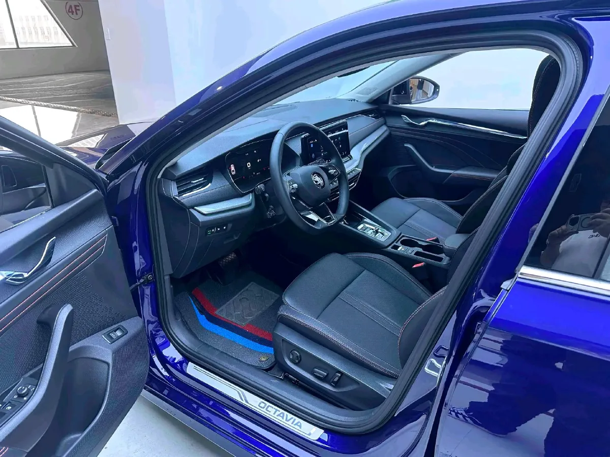 2021 Skoda Octavia 1.4T 150HP L4 7DCT,autocango,china used car exporter,china ev exporter,chinese used car exporter,chinese used ev exporter