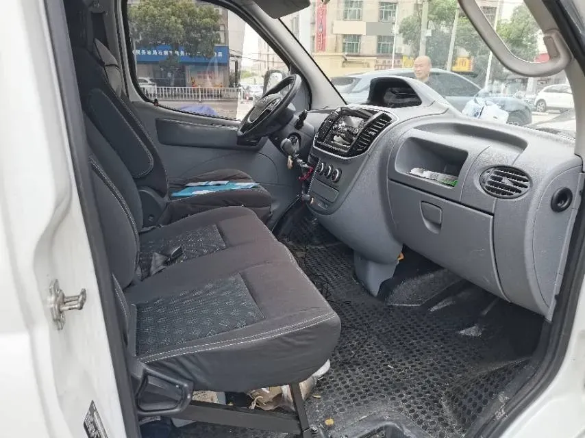 2018 MAXUS XinTu V80 2.5T 136HP L4 6MT,autocango,china used car exporter,china ev exporter,chinese used car exporter,chinese used ev exporter