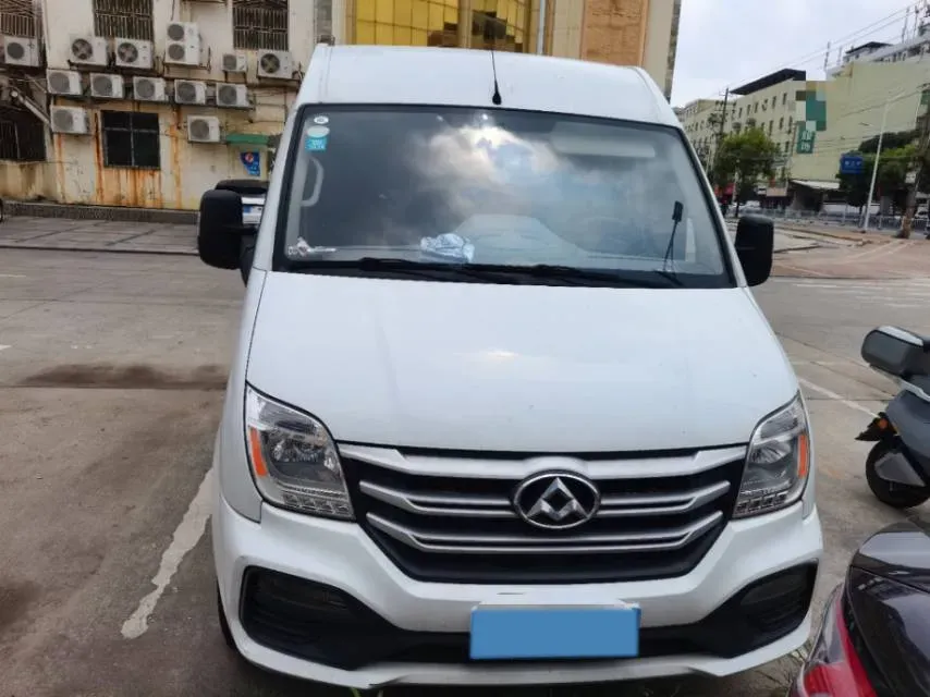 2018 MAXUS XinTu V80 2.5T 136HP L4 6MT,autocango,china used car exporter,china ev exporter,chinese used car exporter,chinese used ev exporter