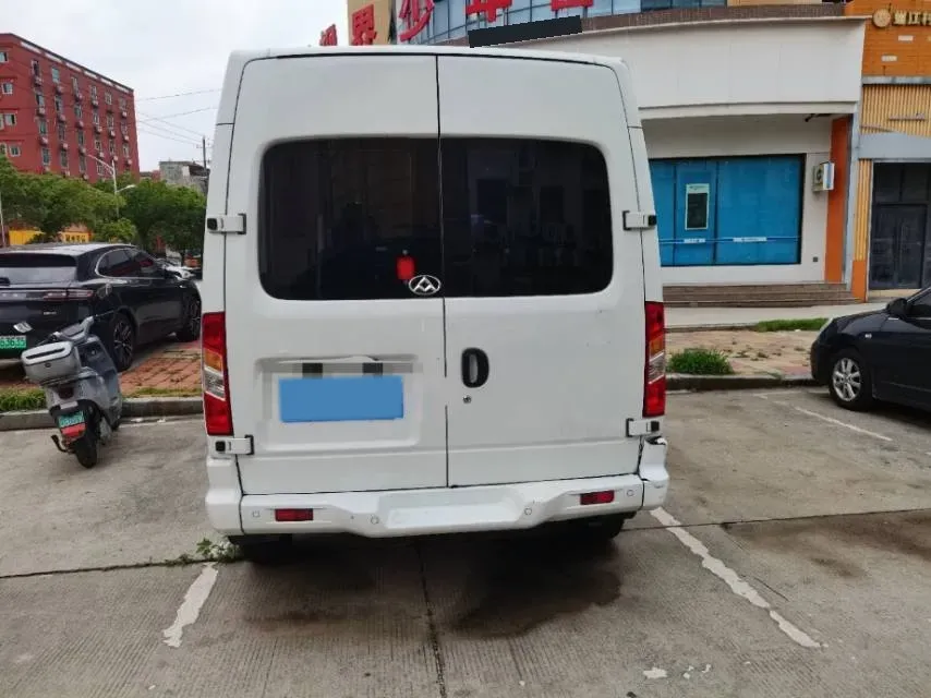 2018 MAXUS XinTu V80 2.5T 136HP L4 6MT,autocango,china used car exporter,china ev exporter,chinese used car exporter,chinese used ev exporter