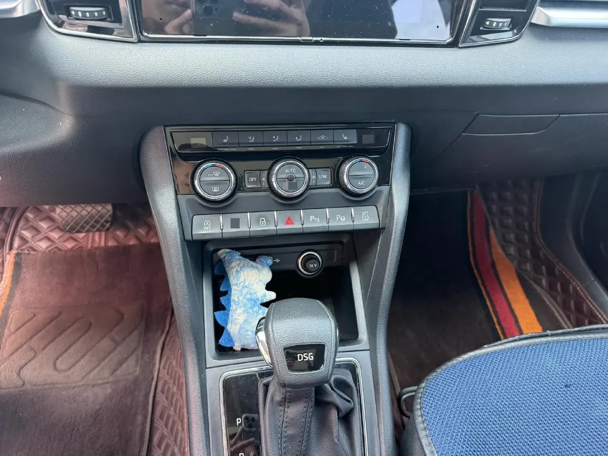 2020 Skoda Karoq 1.4T 150HP L4 7DCT,autocango,china used car exporter,china ev exporter,chinese used car exporter,chinese used ev exporter