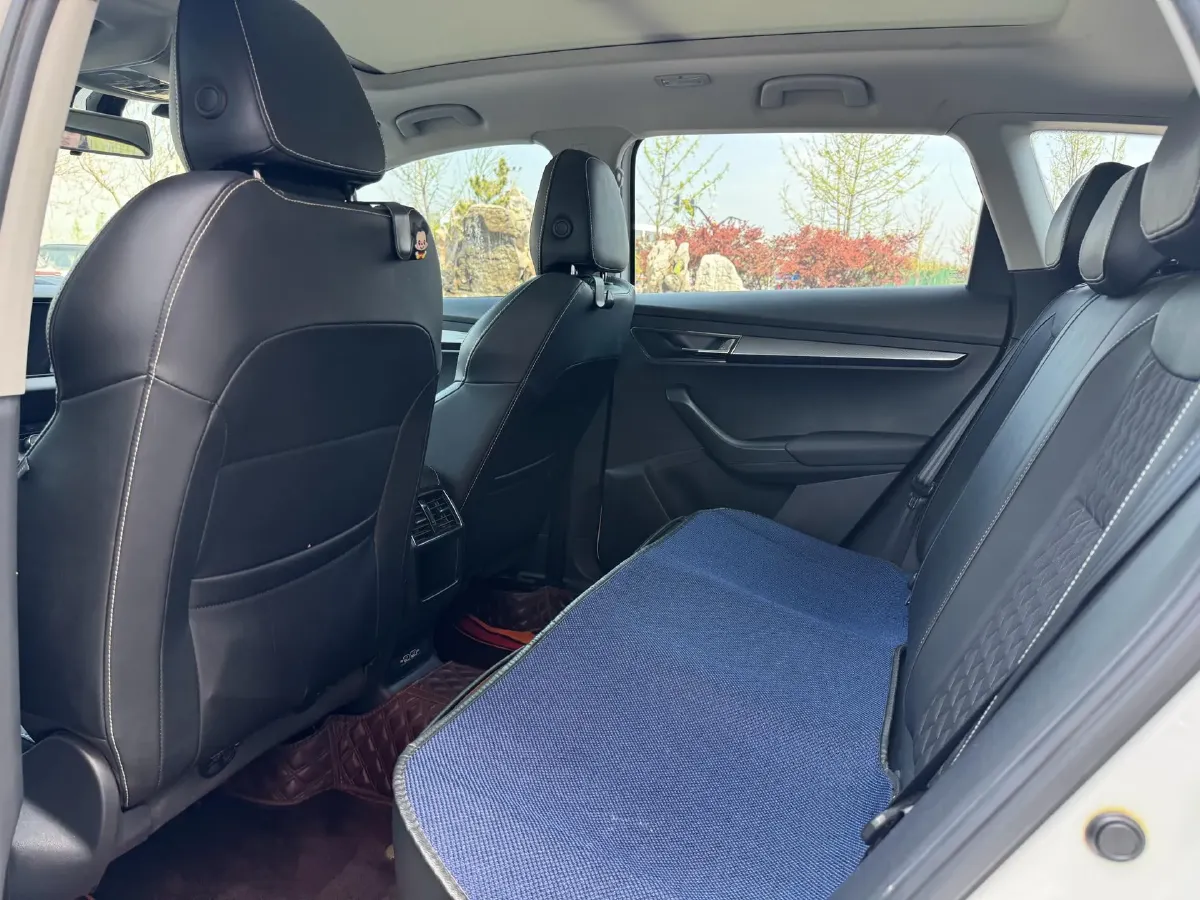 2020 Skoda Karoq 1.4T 150HP L4 7DCT,autocango,china used car exporter,china ev exporter,chinese used car exporter,chinese used ev exporter