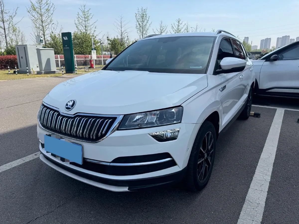 2020 Skoda Karoq 1.4T 150HP L4 7DCT,autocango,china used car exporter,china ev exporter,chinese used car exporter,chinese used ev exporter