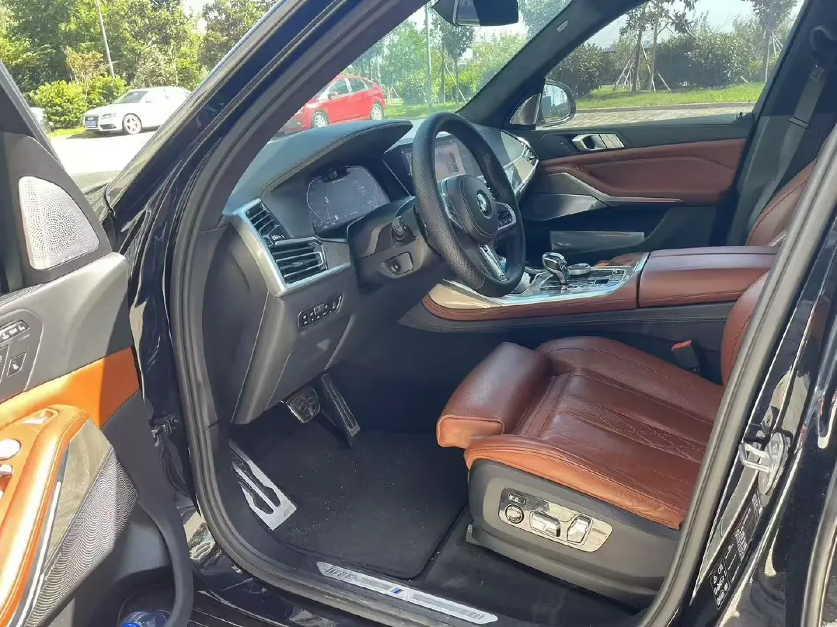 2021 BMW X7 3.0T 340HP L6 8AT,autocango,china used car exporter,china ev exporter,chinese used car exporter,chinese used ev exporter