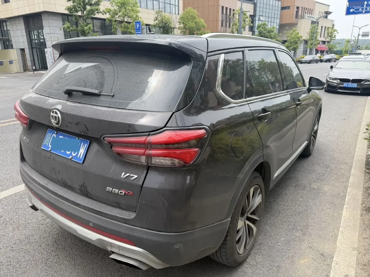 2018 Brilliance Auto V7 1.6T 204HP L4 7DCT,autocango,china used car exporter,china ev exporter,chinese used car exporter,chinese used ev exporter