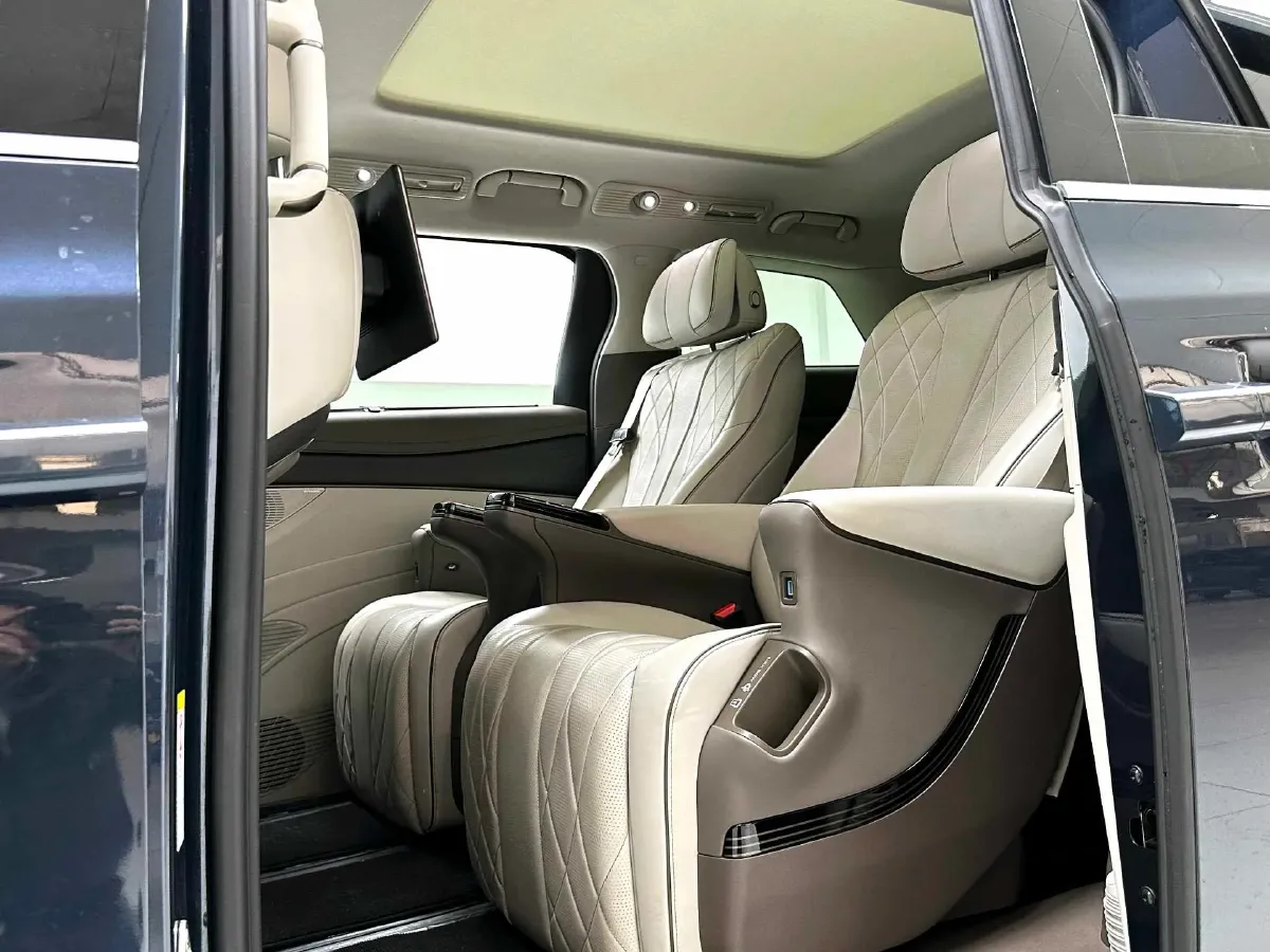 2022 Mercedes-Benz GLC Class 2.0T 197HP L4 9AT,autocango,china used car exporter,china ev exporter,chinese used car exporter,chinese used ev exporter