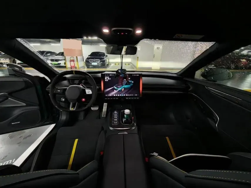 2025 MI SU7 Ultra BEV 93.7KWH,autocango,china used car exporter,china ev exporter,chinese used car exporter,chinese used ev exporter