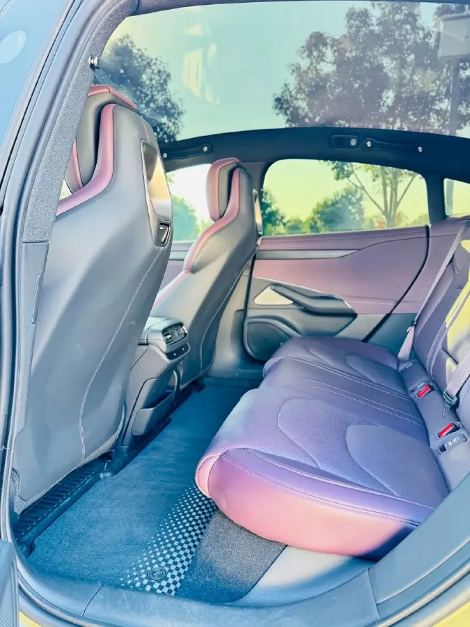 2024 MI SU7 BEV 73.6KWH,autocango,china used car exporter,china ev exporter,chinese used car exporter,chinese used ev exporter