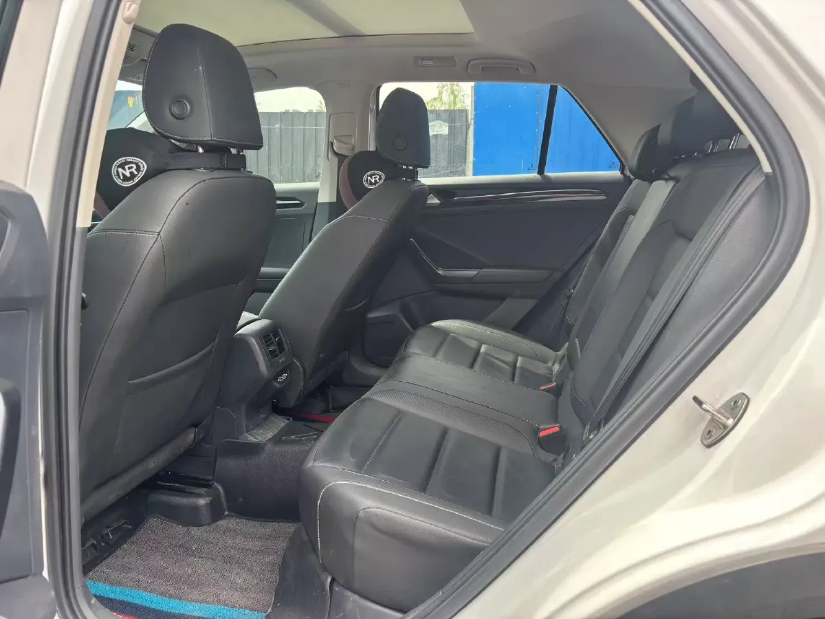 2021 Volkswagen T-Roc 1.4T 150HP L4 7DCT,autocango,china used car exporter,china ev exporter,chinese used car exporter,chinese used ev exporter