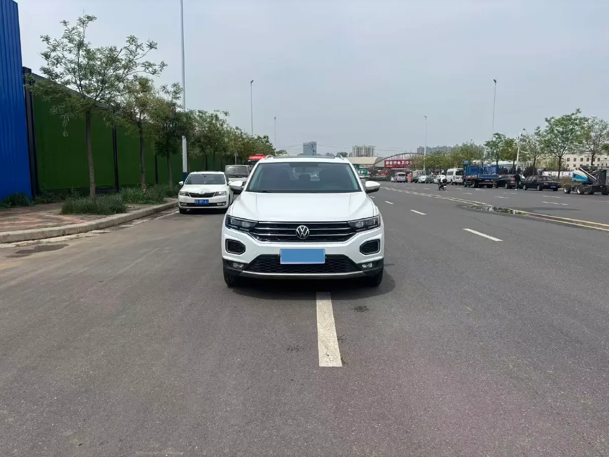 2021 Volkswagen T-Roc 1.4T 150HP L4 7DCT,autocango,china used car exporter,china ev exporter,chinese used car exporter,chinese used ev exporter