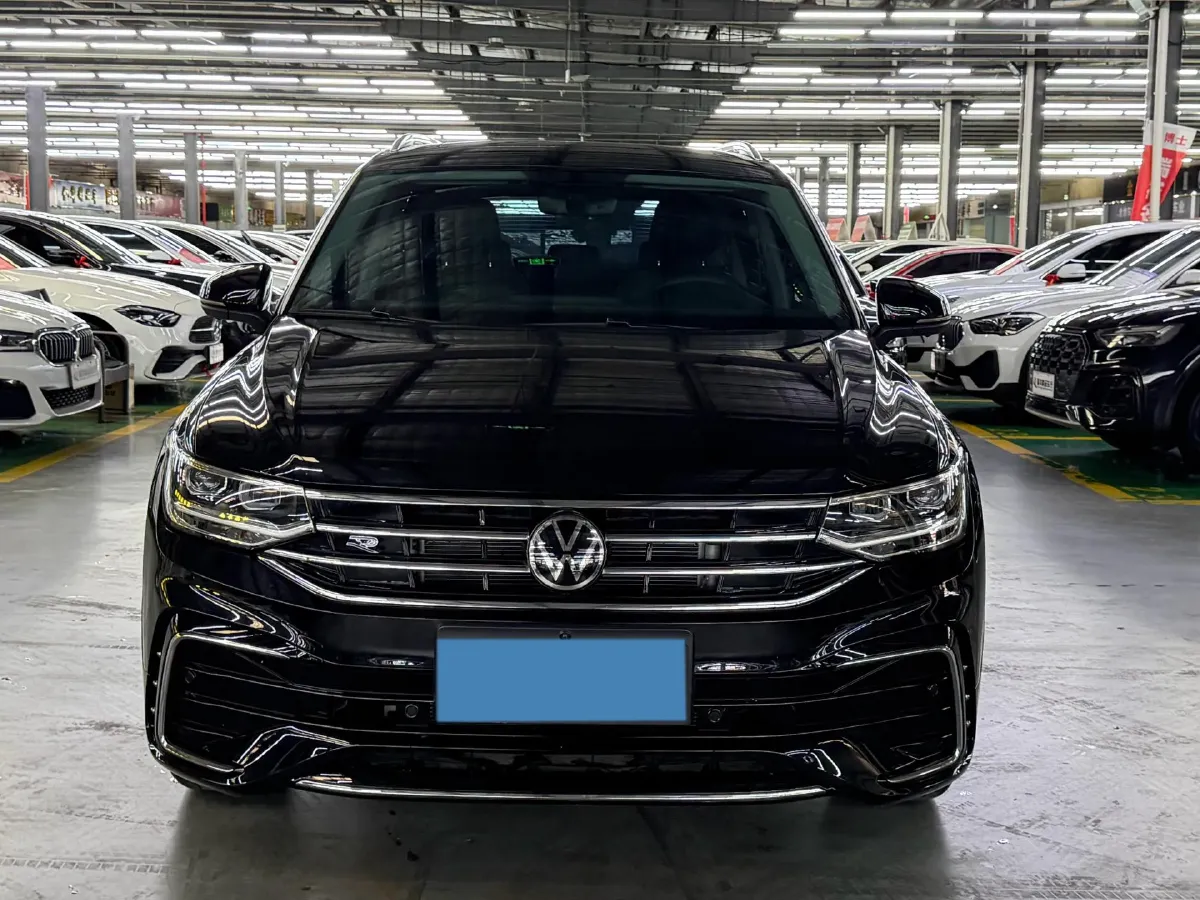 2024 Volkswagen Tiguan L 2.0T 186HP L4 7DCT,autocango,china used car exporter,china ev exporter,chinese used car exporter,chinese used ev exporter