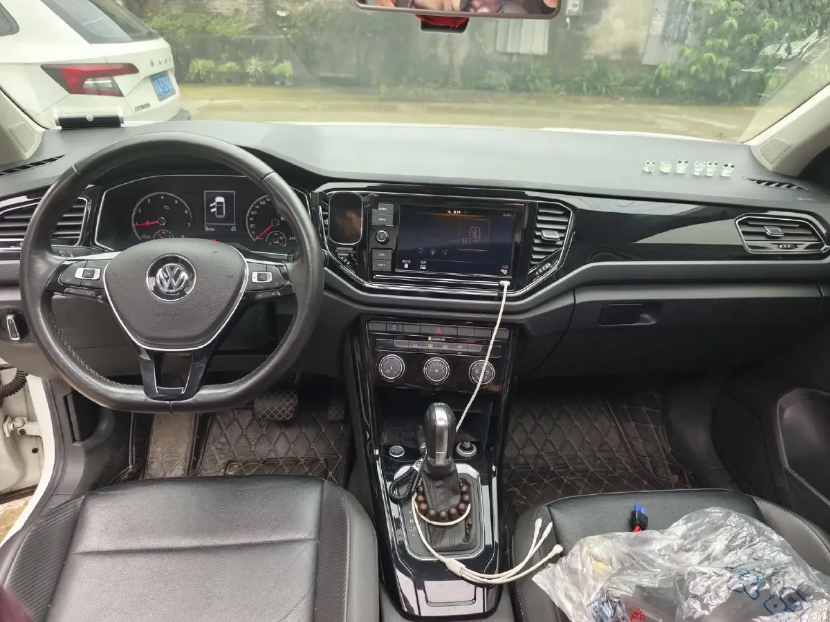 2019 Volkswagen T-Roc 1.4T 150HP L4 7DCT,autocango,china used car exporter,china ev exporter,chinese used car exporter,chinese used ev exporter