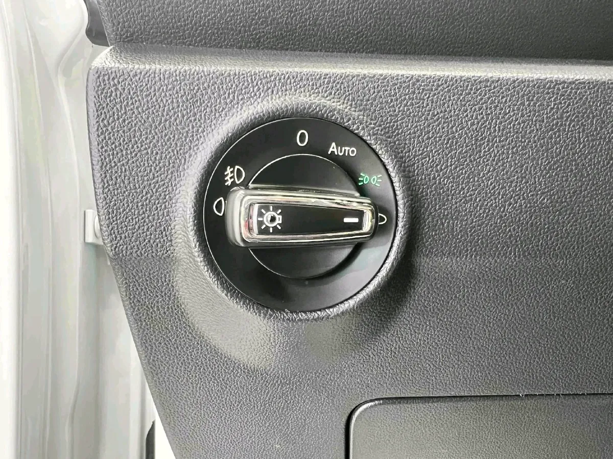 2022 Volkswagen T-Roc 1.4T 150HP L4 7DCT,autocango,china used car exporter,china ev exporter,chinese used car exporter,chinese used ev exporter