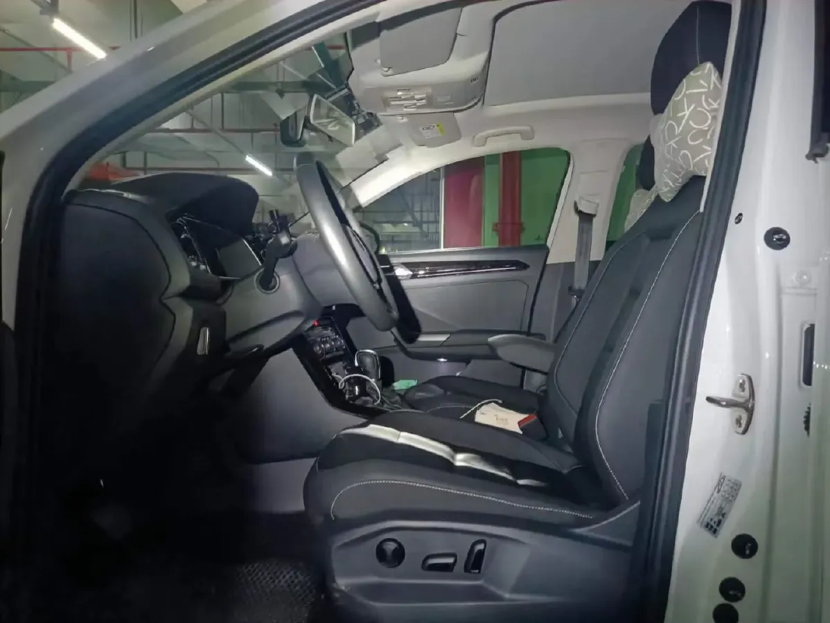 2022 Volkswagen T-Roc 1.4T 150HP L4 7DCT,autocango,china used car exporter,china ev exporter,chinese used car exporter,chinese used ev exporter