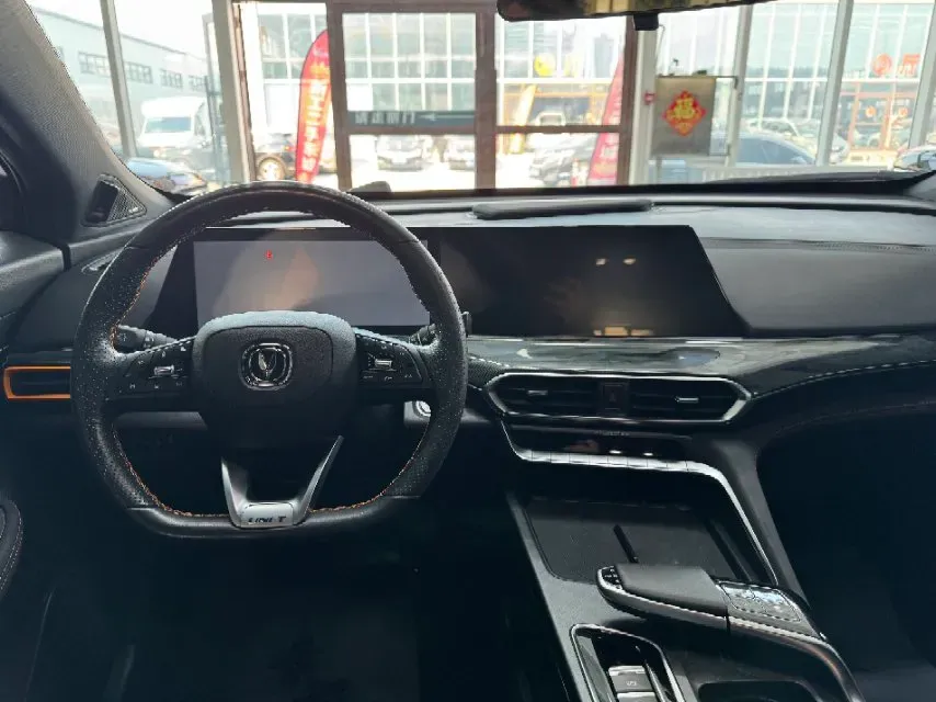 2022 ChangAn UNI-T 1.5T 188HP L4 7DCT,autocango,china used car exporter,china ev exporter,chinese used car exporter,chinese used ev exporter