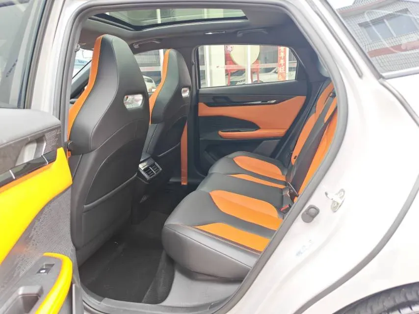 2023 ChangAn UNI-V 1.5T 188HP L4 7DCT,autocango,china used car exporter,china ev exporter,chinese used car exporter,chinese used ev exporter