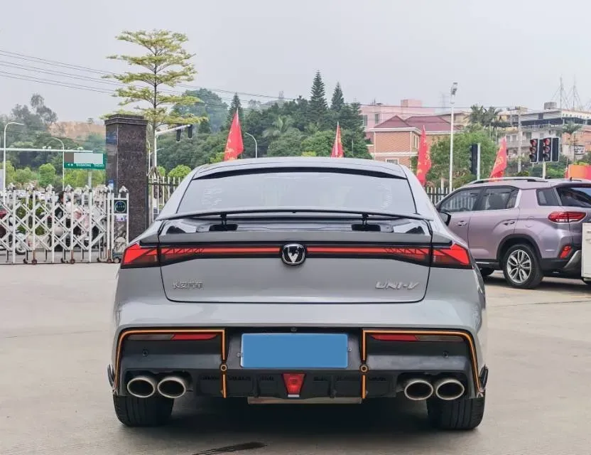 2023 ChangAn UNI-V 1.5T 188HP L4 7DCT,autocango,china used car exporter,china ev exporter,chinese used car exporter,chinese used ev exporter