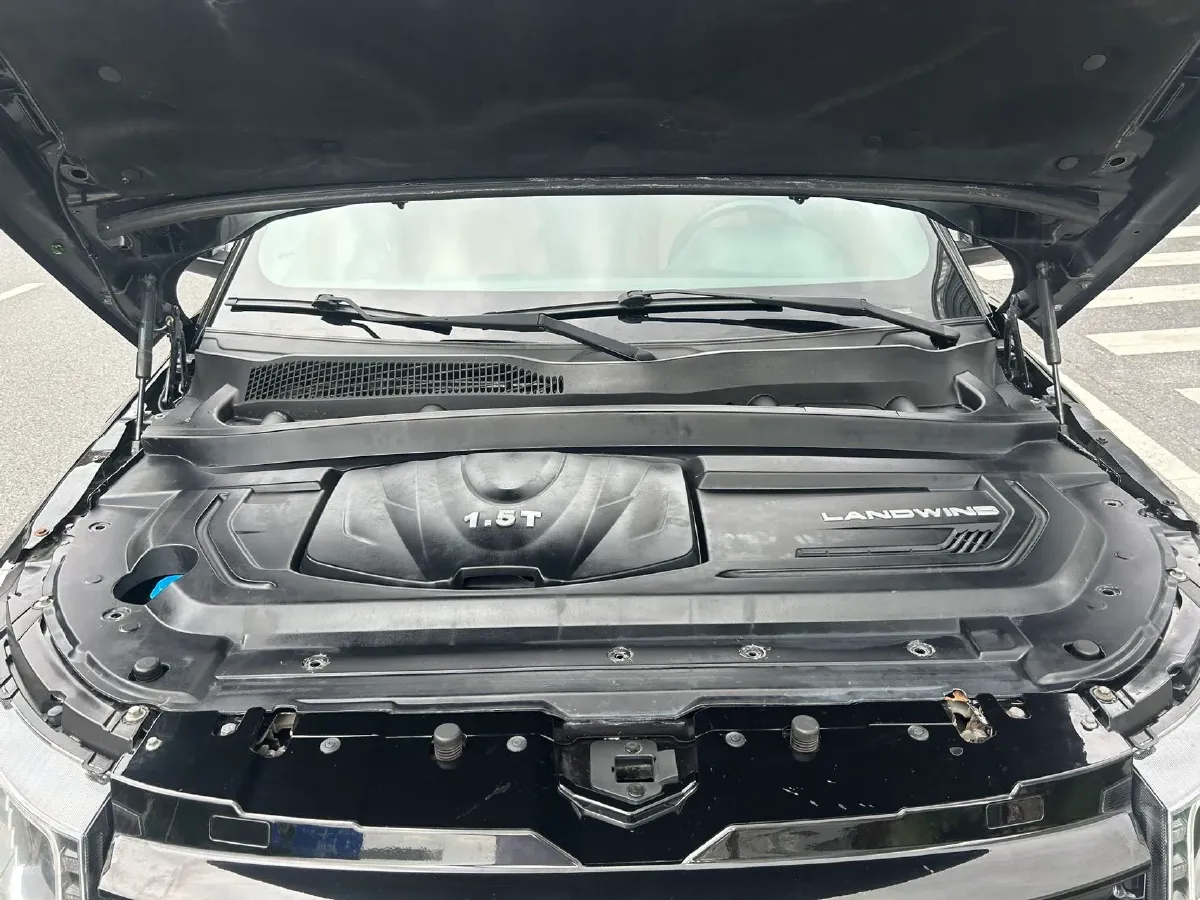 2018 Landwind X7 1.5T 163HP L4 8AT,autocango,china used car exporter,china ev exporter,chinese used car exporter,chinese used ev exporter