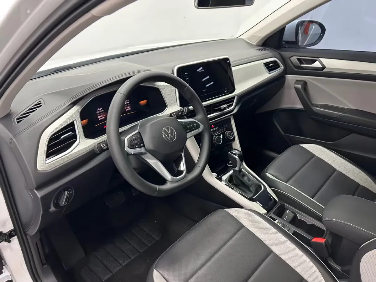 2025 Volkswagen T-Roc 1.4T 150HP L4 7DCT,autocango,china used car exporter,china ev exporter,chinese used car exporter,chinese used ev exporter