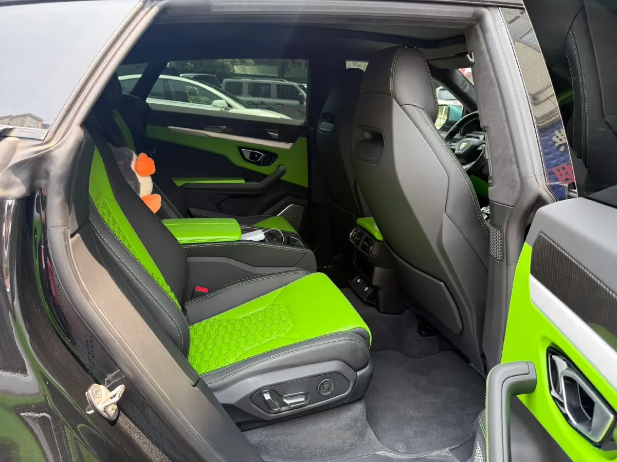 2021 Lamborghini Urus 4.0T 641HP V8 8AT,autocango,china used car exporter,china ev exporter,chinese used car exporter,chinese used ev exporter