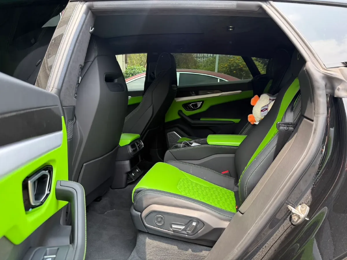 2021 Lamborghini Urus 4.0T 641HP V8 8AT,autocango,china used car exporter,china ev exporter,chinese used car exporter,chinese used ev exporter