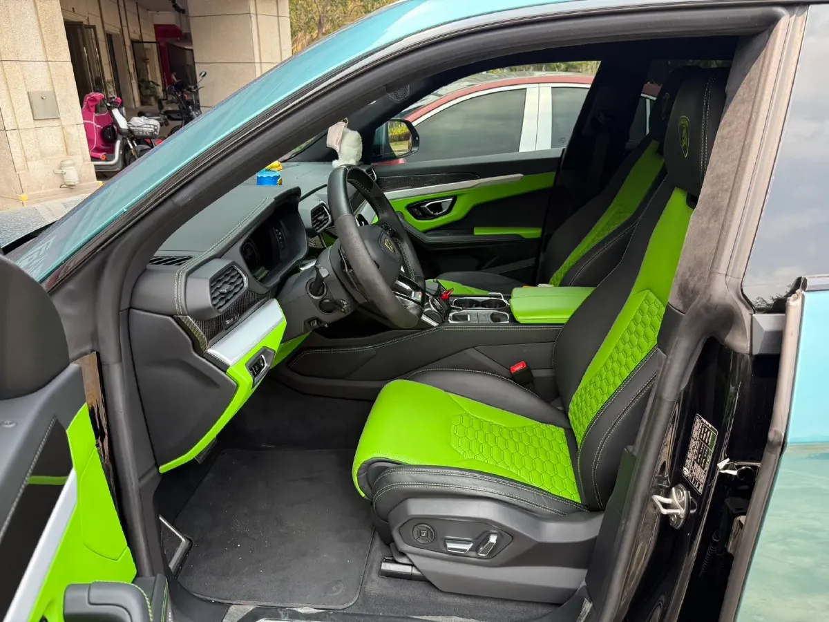 2021 Lamborghini Urus 4.0T 641HP V8 8AT,autocango,china used car exporter,china ev exporter,chinese used car exporter,chinese used ev exporter