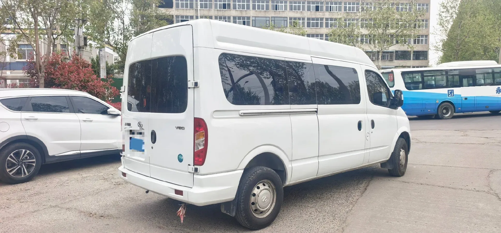 2021 MAXUS XinTu V80 2.0T 127HP L4 6MT,autocango,china used car exporter,china ev exporter,chinese used car exporter,chinese used ev exporter