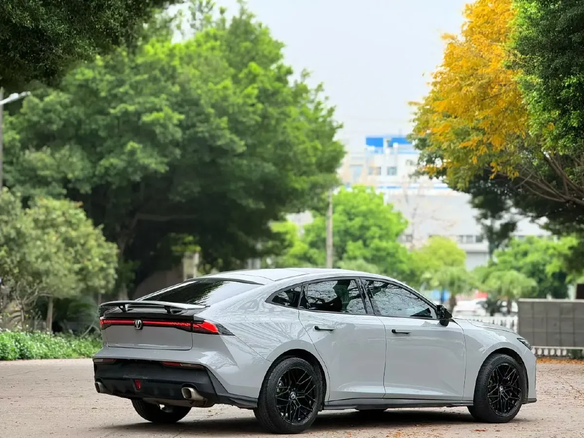 2023 ChangAn UNI-V 1.5T 188HP L4 7DCT,autocango,china used car exporter,china ev exporter,chinese used car exporter,chinese used ev exporter