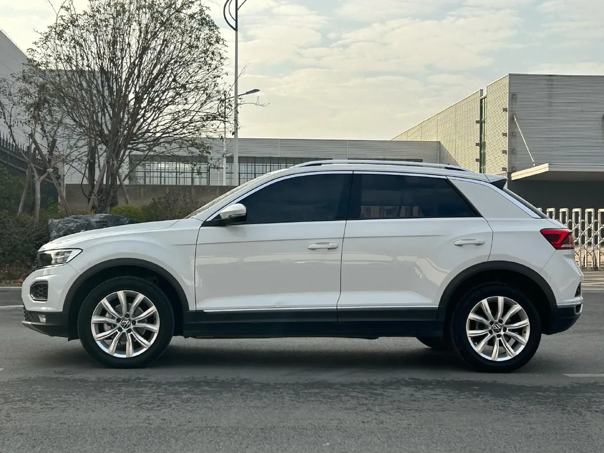 2022 Volkswagen T-Roc 1.4T 150HP L4 7DCT,autocango,china used car exporter,china ev exporter,chinese used car exporter,chinese used ev exporter