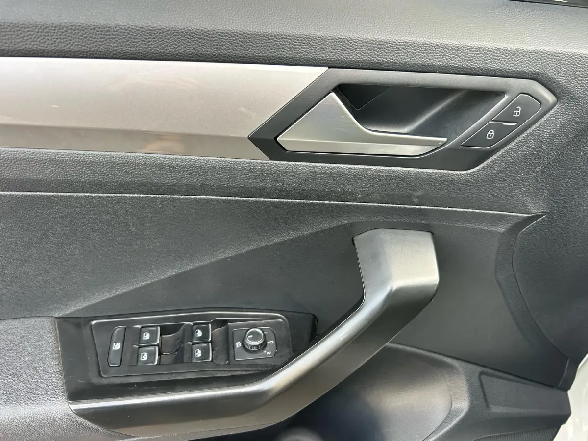 2022 Volkswagen T-Roc 1.4T 150HP L4 7DCT,autocango,china used car exporter,china ev exporter,chinese used car exporter,chinese used ev exporter