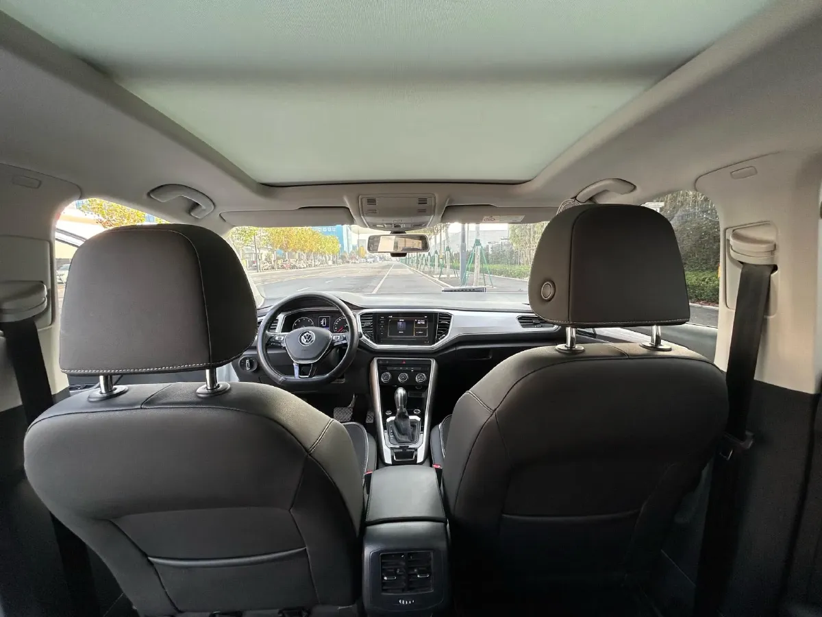 2022 Volkswagen T-Roc 1.4T 150HP L4 7DCT,autocango,china used car exporter,china ev exporter,chinese used car exporter,chinese used ev exporter