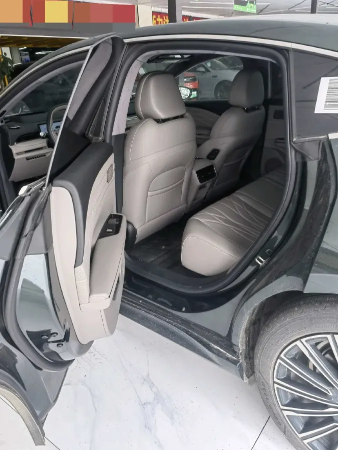 2025 Geely Galaxy Starshine 8 1.5T 163HP L4 3DHT PHEV 27.69KWH,autocango,china used car exporter,china ev exporter,chinese used car exporter,chinese used ev exporter