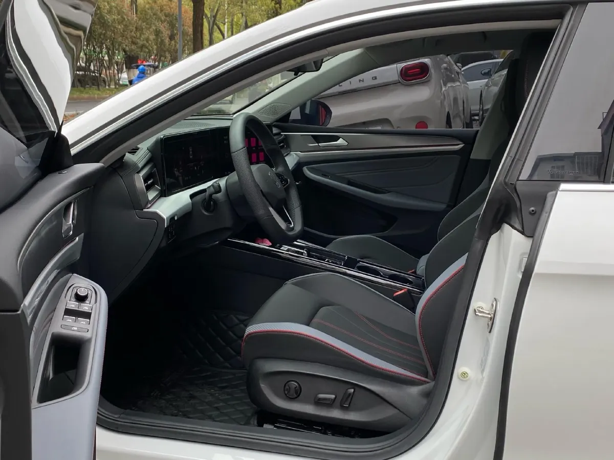 2024 Volkswagen Lamando 1.4T 150HP L4 7DCT,autocango,china used car exporter,china ev exporter,chinese used car exporter,chinese used ev exporter