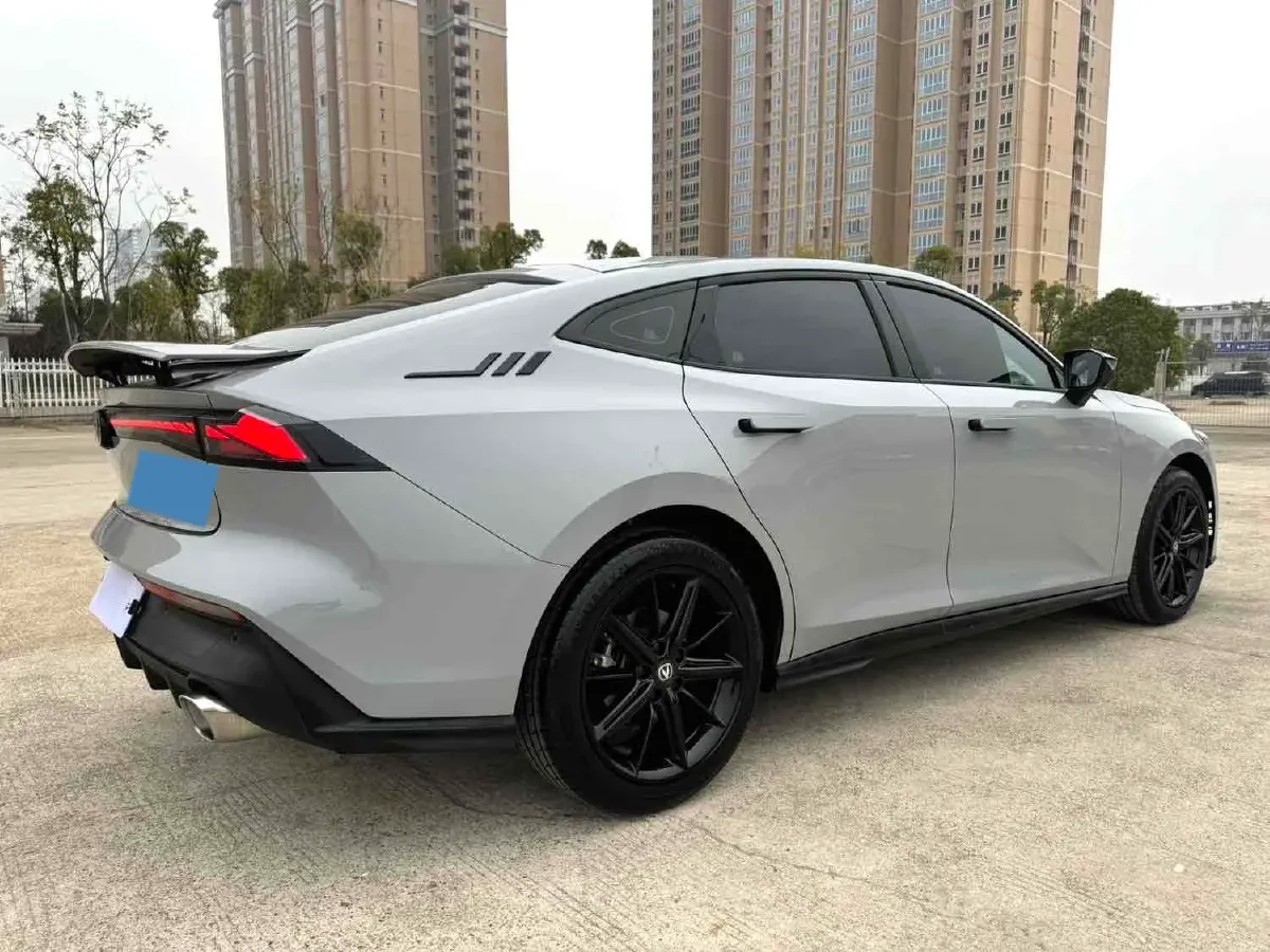 2022 ChangAn UNI-V 1.5T 188HP L4 7DCT,autocango,china used car exporter,china ev exporter,chinese used car exporter,chinese used ev exporter