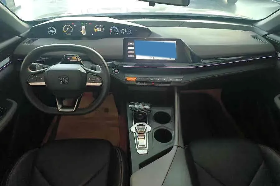 2022 ChangAn UNI-V 1.5T 188HP L4 7DCT,autocango,china used car exporter,china ev exporter,chinese used car exporter,chinese used ev exporter