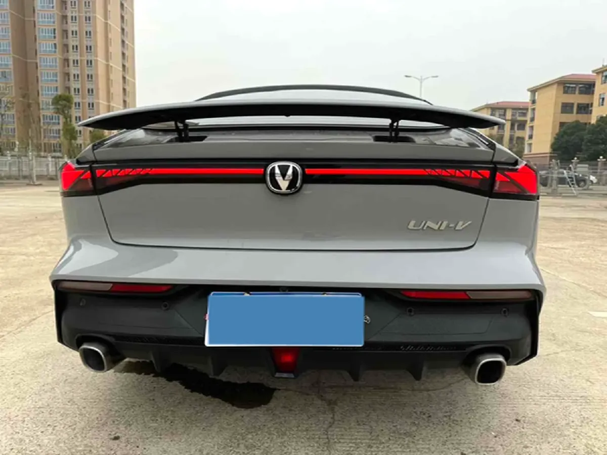 2022 ChangAn UNI-V 1.5T 188HP L4 7DCT,autocango,china used car exporter,china ev exporter,chinese used car exporter,chinese used ev exporter