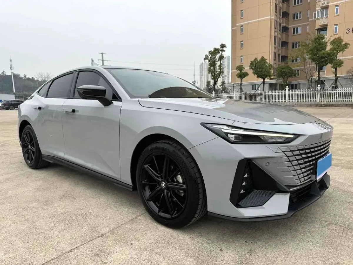 2022 ChangAn UNI-V 1.5T 188HP L4 7DCT,autocango,china used car exporter,china ev exporter,chinese used car exporter,chinese used ev exporter