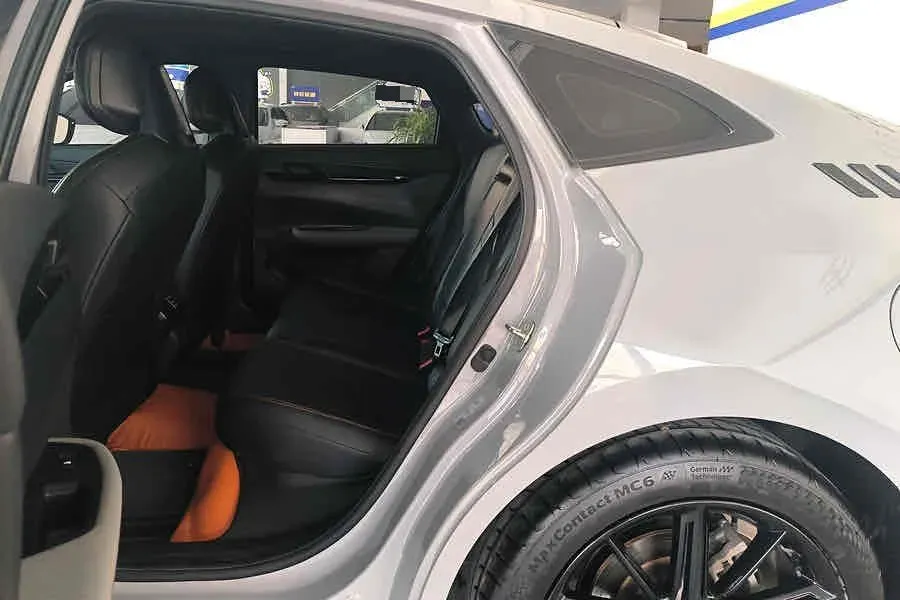 2022 ChangAn UNI-V 1.5T 188HP L4 7DCT,autocango,china used car exporter,china ev exporter,chinese used car exporter,chinese used ev exporter