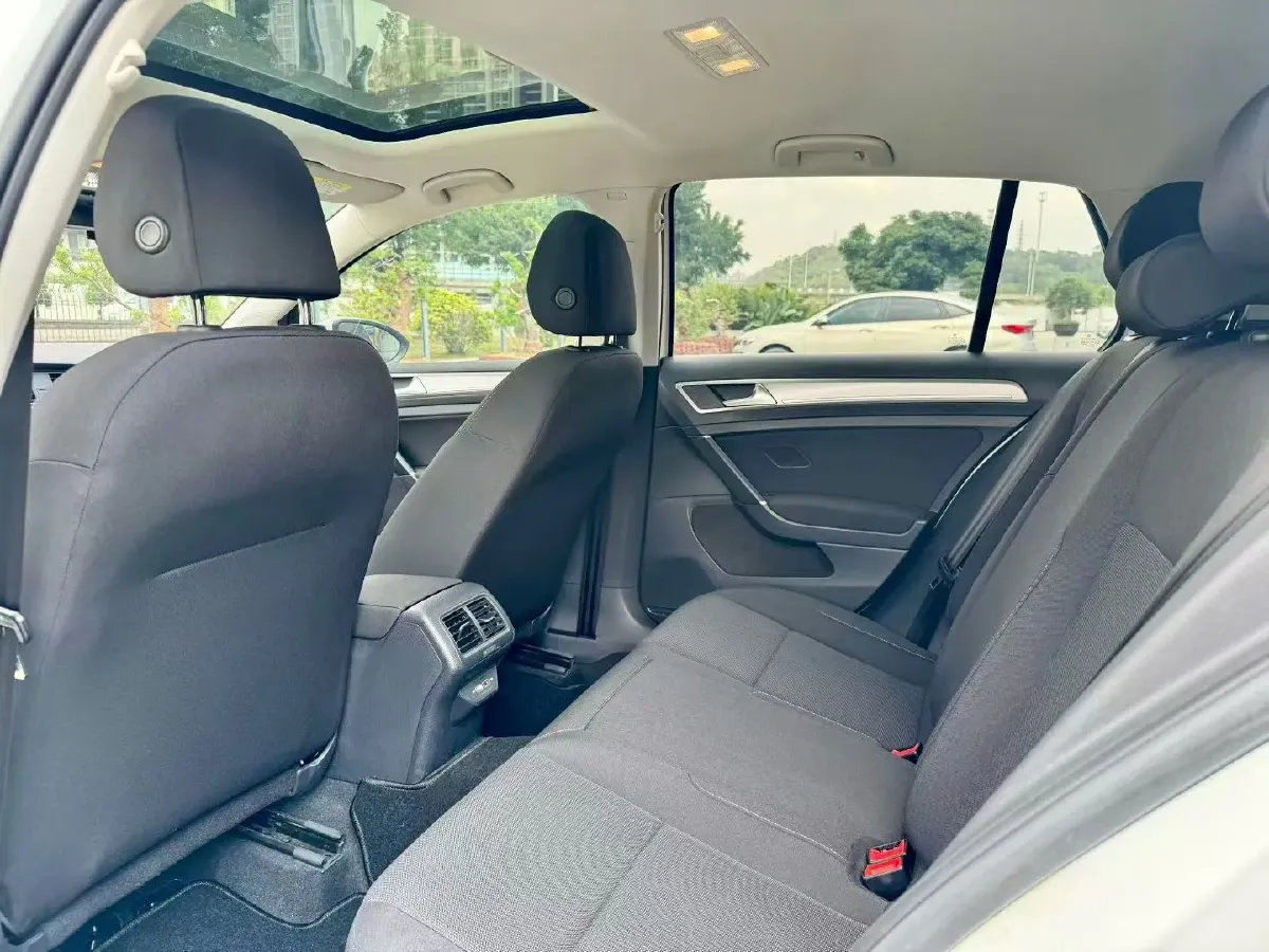 2020 Volkswagen Golf 1.2T 116HP L4 7DCT,autocango,china used car exporter,china ev exporter,chinese used car exporter,chinese used ev exporter