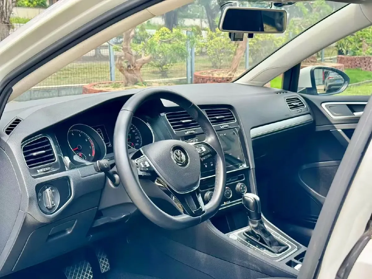 2020 Volkswagen Golf 1.2T 116HP L4 7DCT,autocango,china used car exporter,china ev exporter,chinese used car exporter,chinese used ev exporter