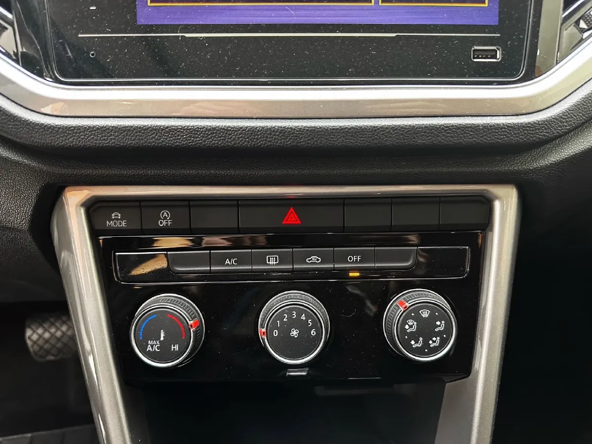 2021 Volkswagen T-Roc 1.4T 150HP L4 7DCT,autocango,china used car exporter,china ev exporter,chinese used car exporter,chinese used ev exporter