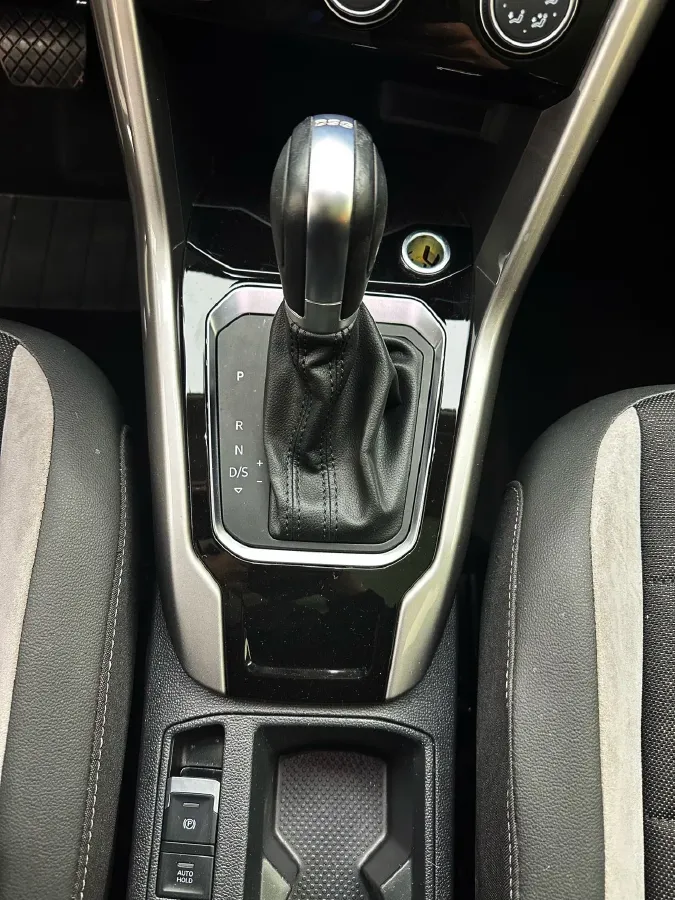 2021 Volkswagen T-Roc 1.4T 150HP L4 7DCT,autocango,china used car exporter,china ev exporter,chinese used car exporter,chinese used ev exporter