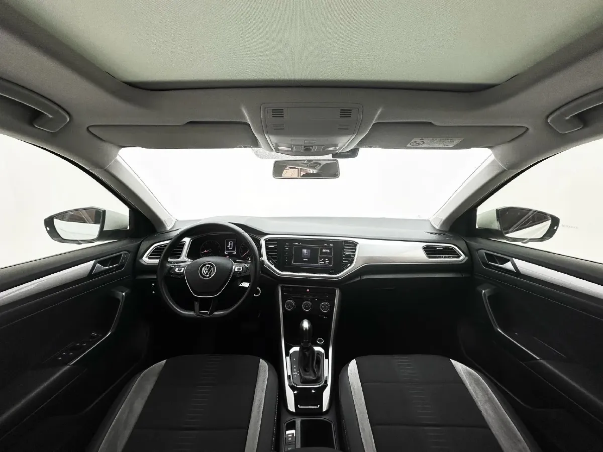 2021 Volkswagen T-Roc 1.4T 150HP L4 7DCT,autocango,china used car exporter,china ev exporter,chinese used car exporter,chinese used ev exporter