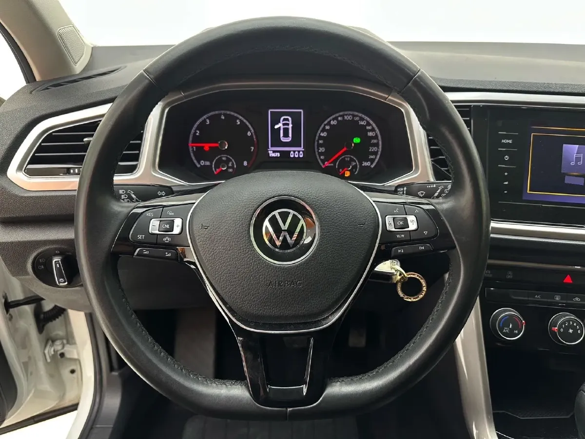 2021 Volkswagen T-Roc 1.4T 150HP L4 7DCT,autocango,china used car exporter,china ev exporter,chinese used car exporter,chinese used ev exporter