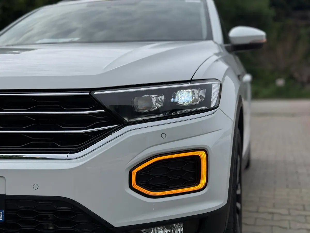 2022 Volkswagen T-Roc 1.4T 150HP L4 7DCT,autocango,china used car exporter,china ev exporter,chinese used car exporter,chinese used ev exporter